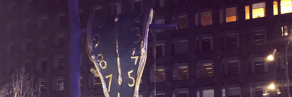 Dubbelstrid om ny riksbankslag