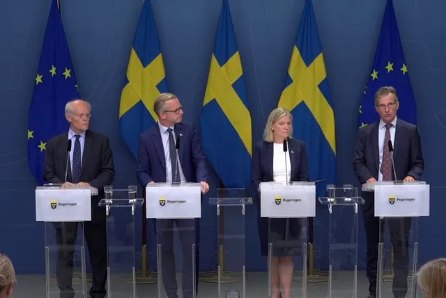 Finansspekulanterna räddas på bekostnad av statsfinanserna